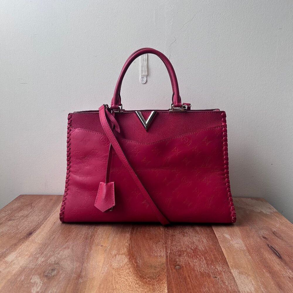 Louis Vuitton Leather Very Tote w/Strap Red